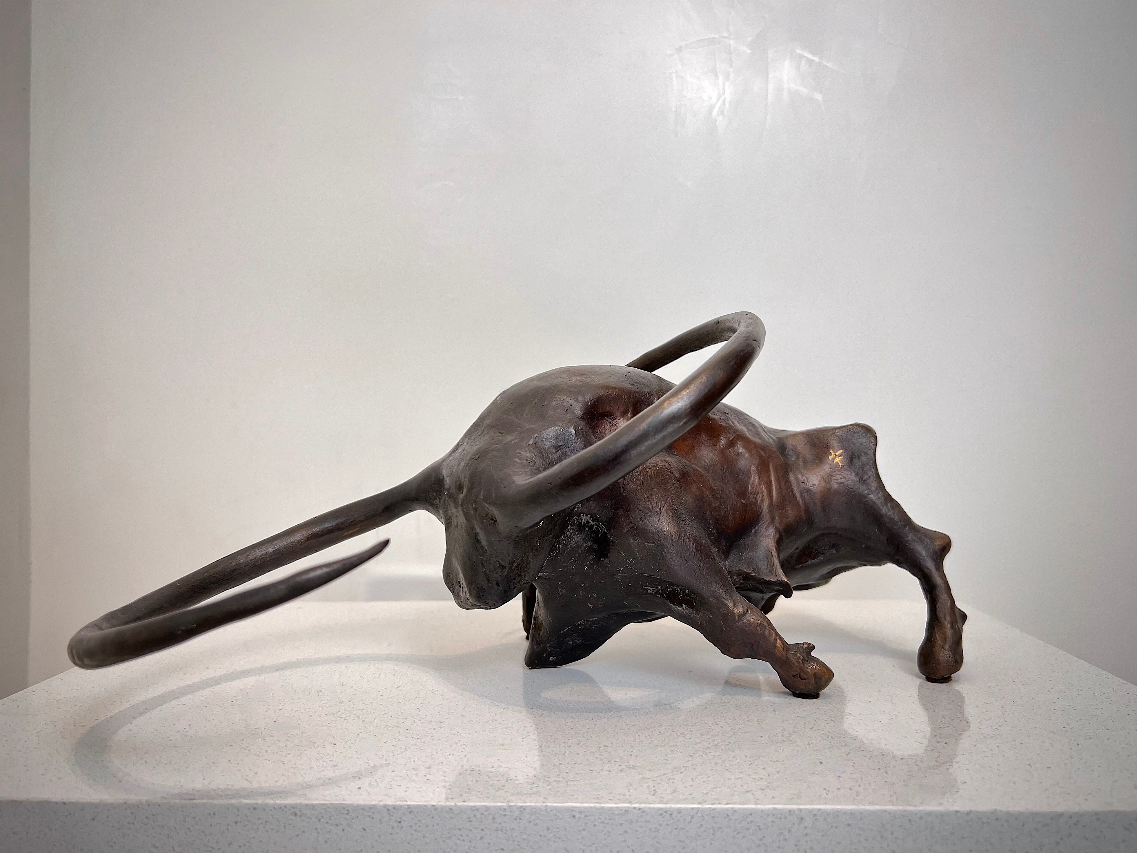 Fernando Suarez, Toro Altanero, Bronze Statue, circa 2007 - Vanità Gallery